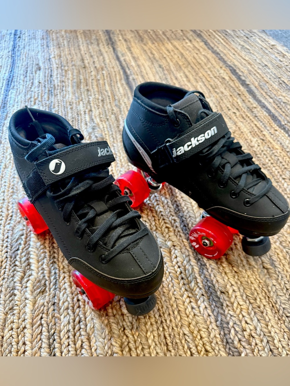 JACKSON Black Mens Roller Skates with Red Wheels